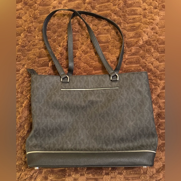 Michael Kors Large Black Leather Double Handle Tote Bag. - Picture 2 of 10